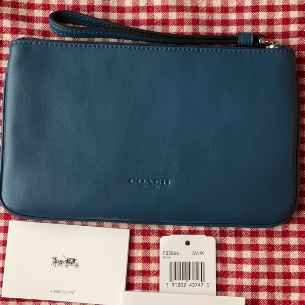 🍬 COACH BAZOOKA WRISTLET 🍬WITH BUBBLEGUM 🍬 - Picture 10 of 16
